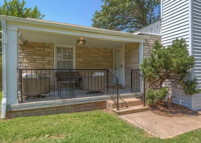 Sweet | King Bed • Near Expo•tu•dt Tulsa